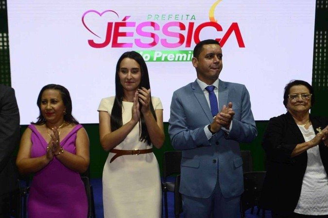  01/01/2025 Crédito: Marcelo Ferreira/CB/D.A Press. Brasil. Brasília - DF -  Posse dos prefeitos eleitos no entorno. Cidade de Santo Antônio do Descoberto, Prefeita Jéssica do Premium e o Vice-Prefeito Alexandre de Jesus