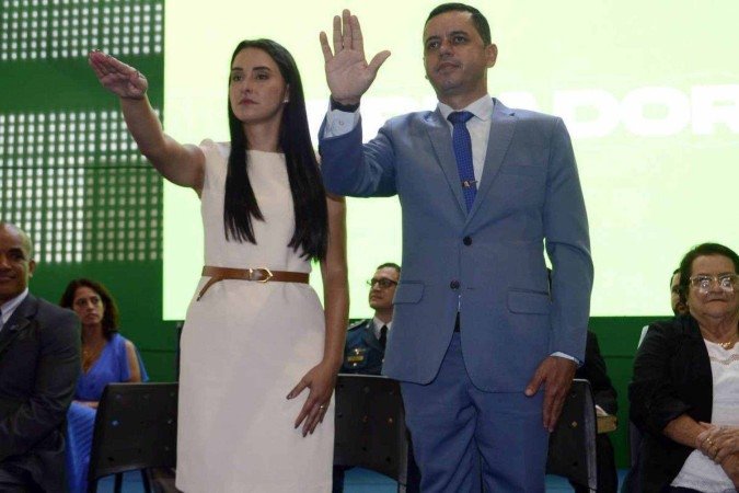  01/01/2025 Crédito: Marcelo Ferreira/CB/D.A Press. Brasil. Brasília - DF -  Posse dos prefeitos eleitos no entorno. Cidade de Santo Antônio do Descoberto, Prefeita Jéssica do Premium e o Vice-Prefeito Alexandre de Jesus