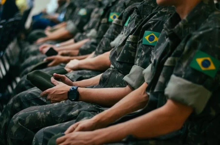 Ao todo, serão ofertadas 1.680 vagas na Marinha. A remuneração inicial varia entre R$ 1.303,90 durante o Curso de Formação e R$ 2.294,50 após a conclusão do curso de formação - (crédito: Rafaela Biazi Unsplash) Ao todo, serão ofertadas 1.680 vagas na Marinha. A remuneração inicial varia entre R$ 1.303,90 durante o Curso de Formação e R$ 2.294,50 após a conclusão do curso de formação - (crédito: Rafaela Biazi Unsplash)