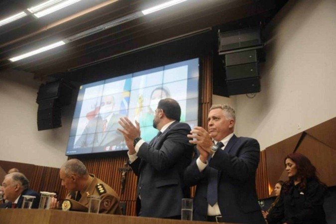 Solenidade marca a recondução de Fuad Noman à frente da Prefeitura de Belo Horizonte - (crédito: Alexandre Guzanshe/EM/D.A Press) Solenidade marca a recondução de Fuad Noman à frente da Prefeitura de Belo Horizonte - (crédito: Alexandre Guzanshe/EM/D.A Press)