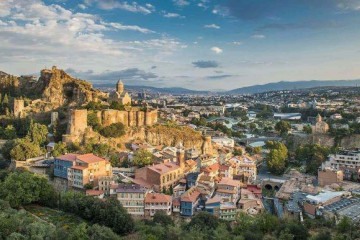 Turismo de aventura é um dos foco na Groenlândia, incluindo observação de baleias  -  (crédito: Getty Images)