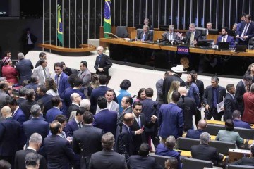 Votação na Câmara: ganha força na Casa o pacote anti-STF, série de propostas que tentam limitar o poder do Supremo -  (crédito: Bruno Spada/Câmara dos Deputados)