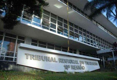A seleção para ambos os cargos é composta por provas objetivas e prova discursiva. Os salários chegam a R$ 16.035,69 -  (crédito: Divulgação/TRT 10)