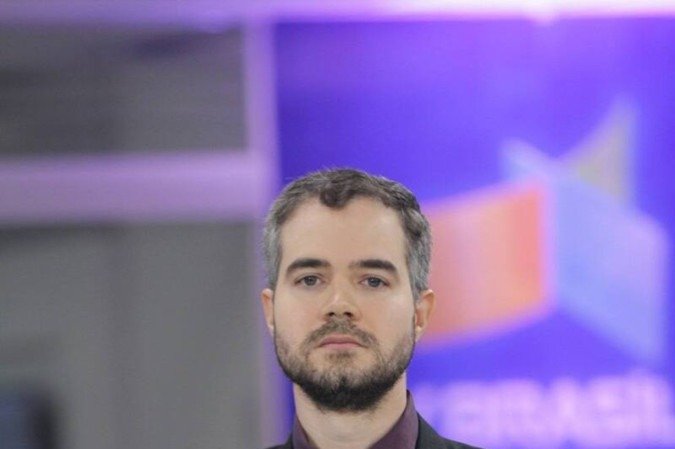  02/01/25 - CB Sa&uacute;de entrevista Thayssa Neiva da Fonseca Victer, coordenadora do Programa Nacional de Insumo (PNI). Na bancada: Ana Maria Campos e Ronayre Nunes