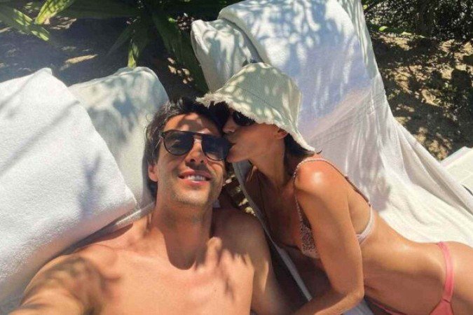 Registro compartilhado por Carol durante um momento de relaxamento com Kaká - (crédito: Foto: Reprodução / Instagram) Registro compartilhado por Carol durante um momento de relaxamento com Kaká - (crédito: Foto: Reprodução / Instagram)