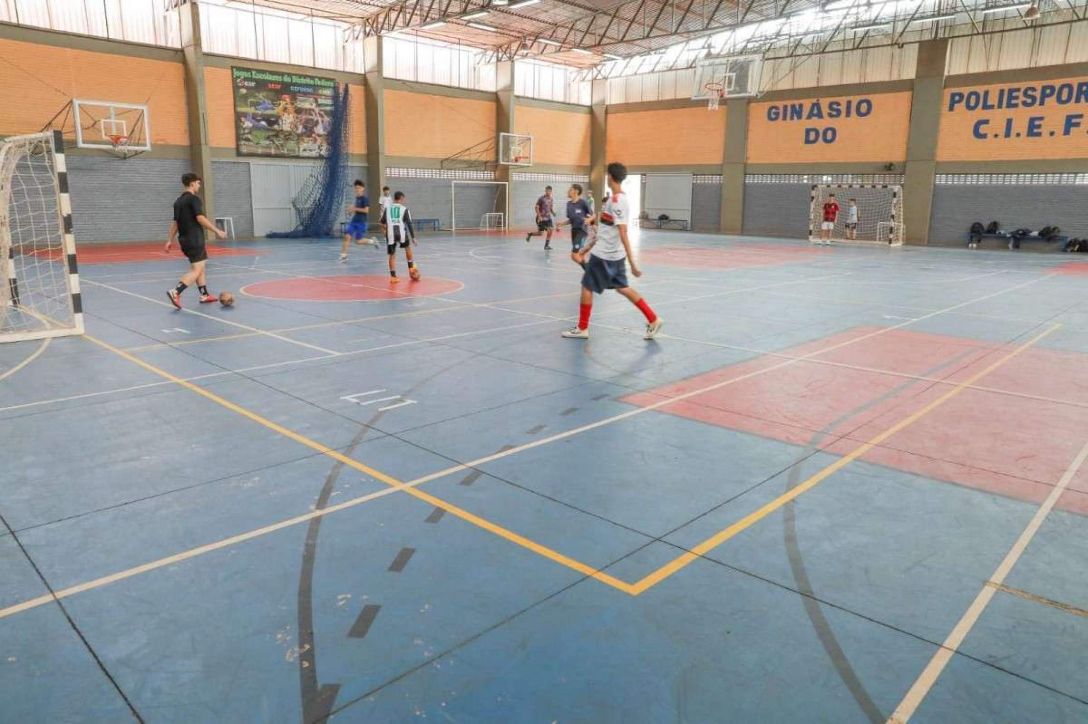 Cief oferece prática esportiva a alunos das redes pública e privada