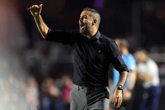 Artur Jorge deixa o Botafogo pela porta dos fundos  -  (crédito: Foto: Vitor Silva/Botafogo )