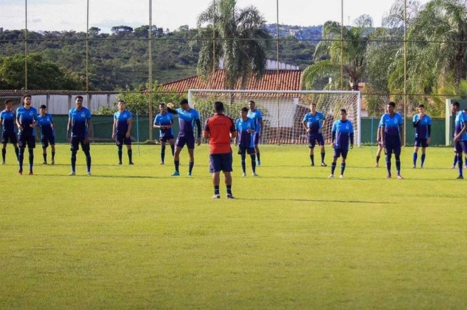 O Canaã treinou forte durante as festas de fim de ano para tentar competir com os favoritos do Grupo 32 na competição nacional -  (crédito: Divulgação/Canaã)