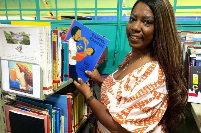 Professora Janaína Almeida, a Jana, referência no ensino público em Brasília.  Foto tirada no CEF 05 do Guará, onde ela deu aulas. Coluna Nossos Mestres