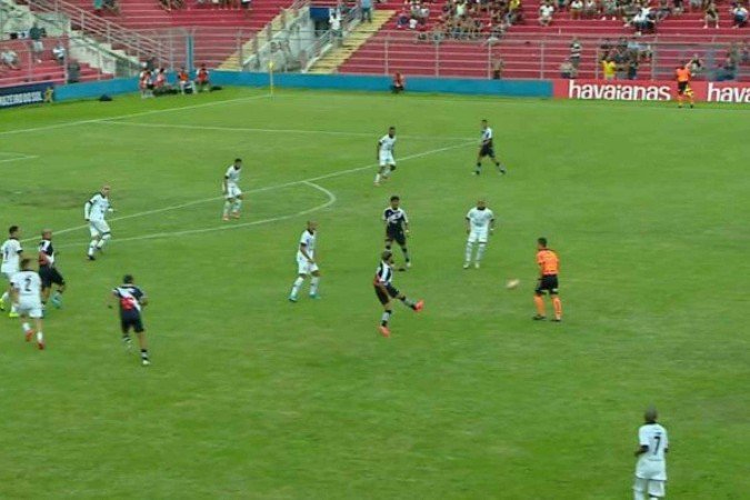 Pela Copinha, Vasco e XV de Piracicaba ficam no empate por 1 a 1 - (crédito: Foto: Reprodução/Caze TV) Pela Copinha, Vasco e XV de Piracicaba ficam no empate por 1 a 1 - (crédito: Foto: Reprodução/Caze TV)