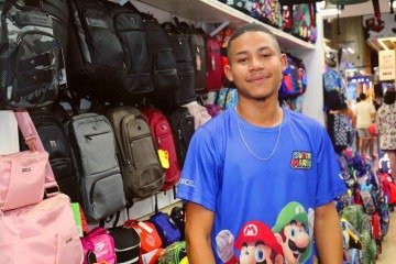 O funcionário Gustavo Sérgio conta que a loja em que trabalha está bastante movimentada