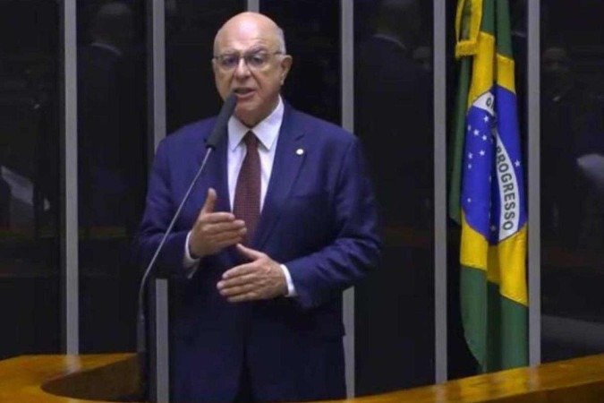 Oposição chegou a tentar obstruir a votação do relatório apresentado pelo deputado Arnaldo jardim, mas acordo deu celeridade à tramitação - (crédito: Divulgação) Oposição chegou a tentar obstruir a votação do relatório apresentado pelo deputado Arnaldo jardim, mas acordo deu celeridade à tramitação - (crédito: Divulgação)