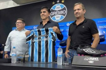 Quinteros é apresentado pelo Grêmio, nesta segunda-feira -  (crédito: Foto: Divulgação / Gremio)