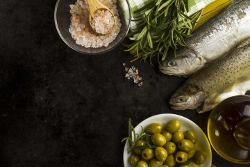 A dieta mediterrânea é rica em azeite de oliva, peixe e fibras -  (crédito: Reprodução/Freepik)