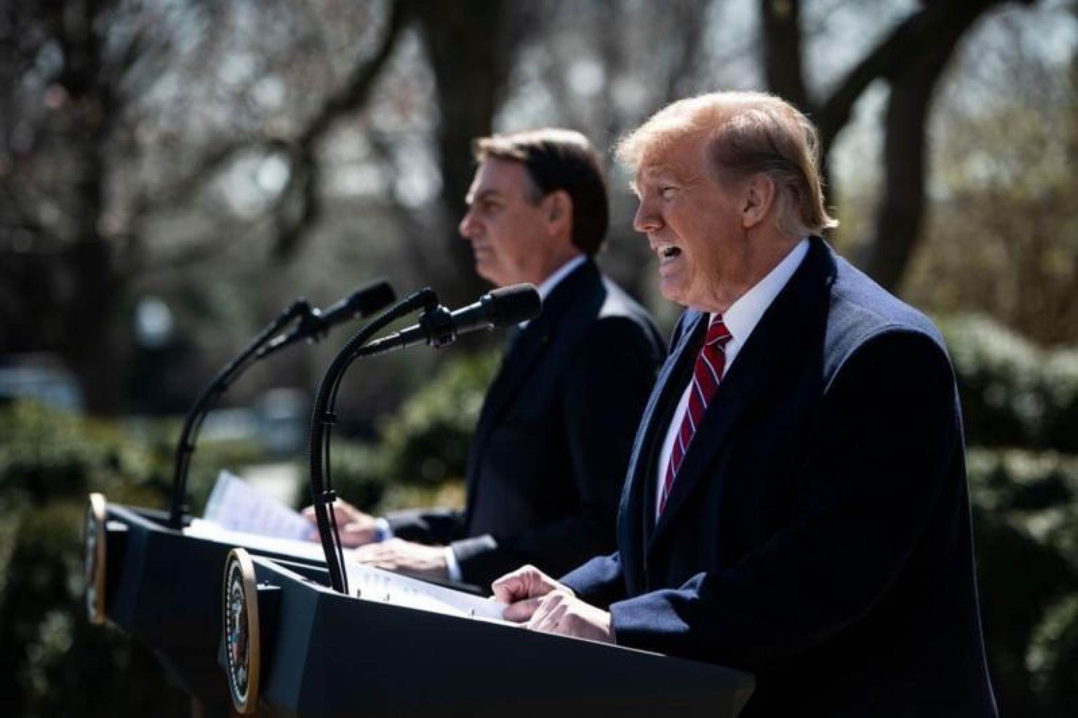 A invasão do Capitólio em 6 de janeiro de 2021 e a insurgência na Praça dos Três Poderes em 8 de janeiro de 2023 -  (crédito: Reuters)