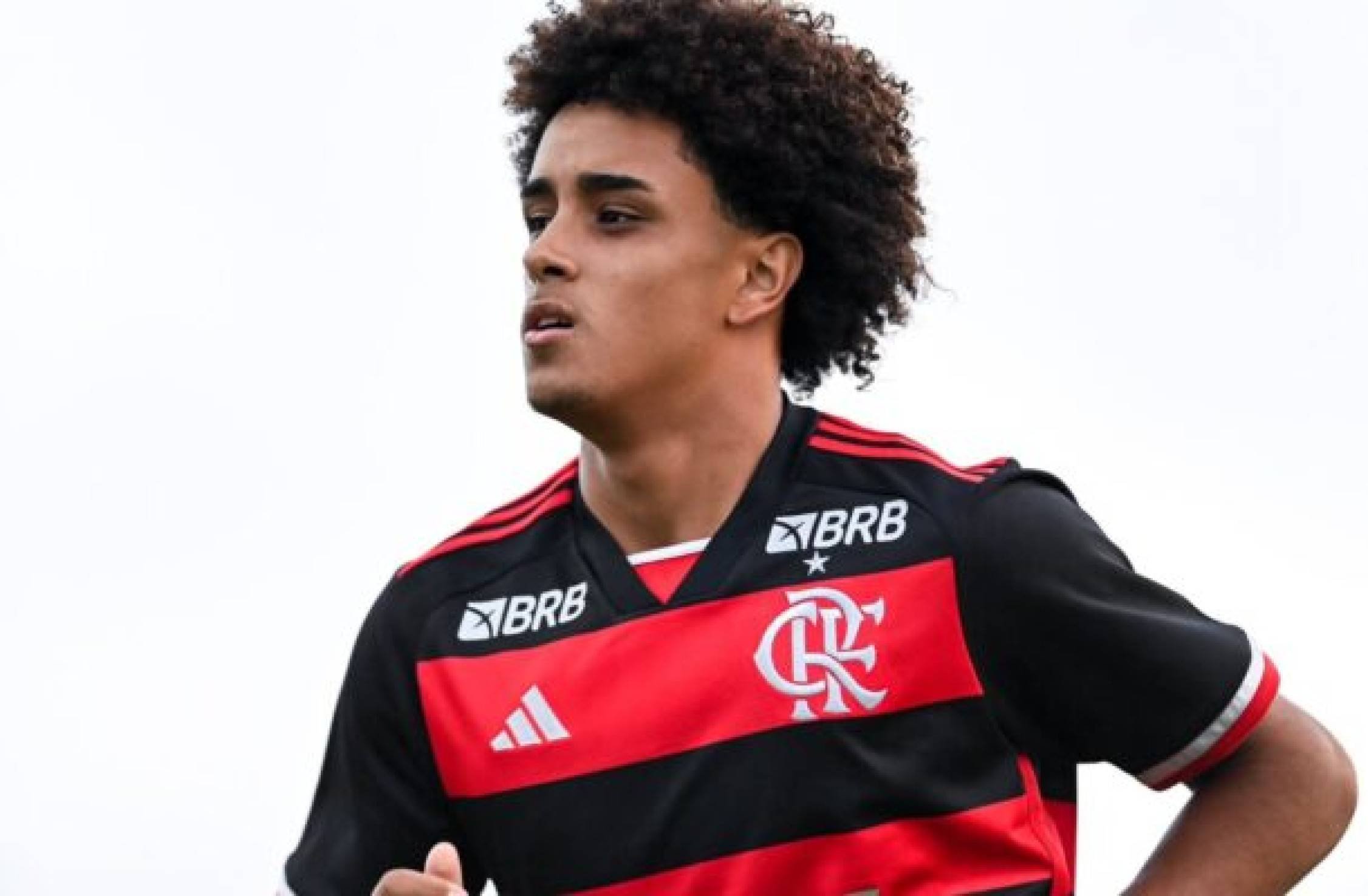 Joia do Flamengo, Ryan Roberto tem apenas 16 anos e multa milionária