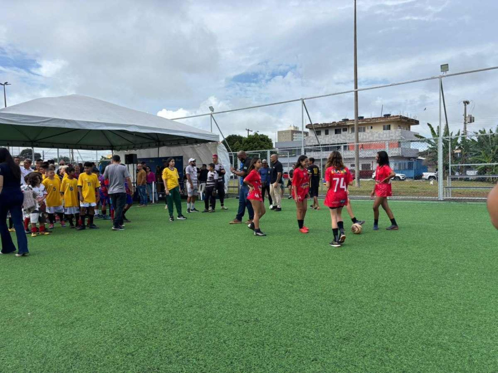 A inauguração do campo ocorreu na manhã desta segunda-feira (6/1)