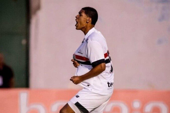 Ryan Francisco marcou mais duas vezes e chegou a quatro gols na Copinha -  (crédito: Foto: Guilherme Veiga/São Paulo)