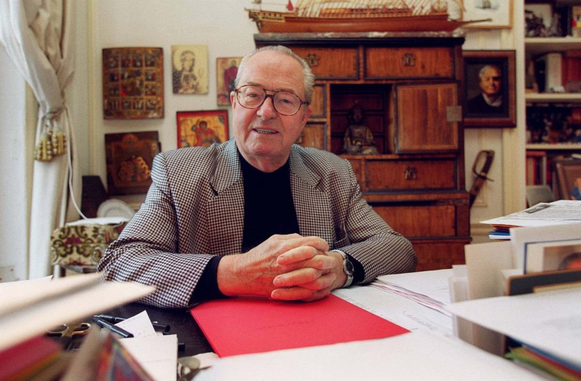 Morre Jean-Marie Le Pen, líder histórico da extrema direita na França