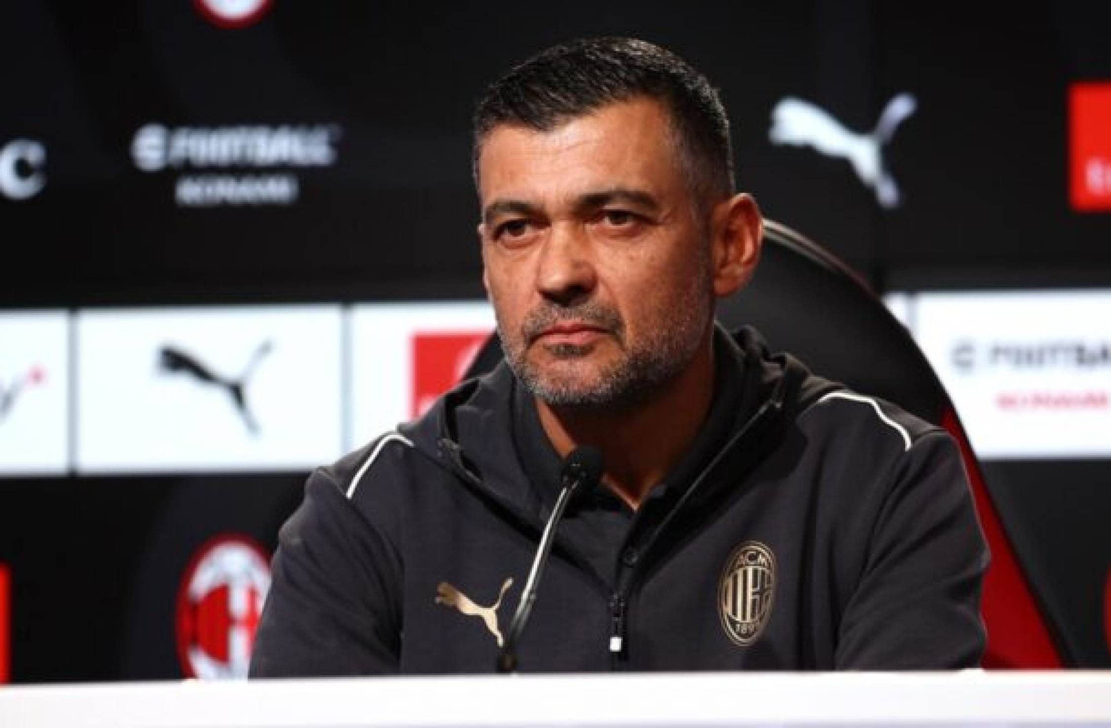 Técnico do Milan comemora título com música de novela da Globo Técnico do Milan comemora título com música de novela da Globo