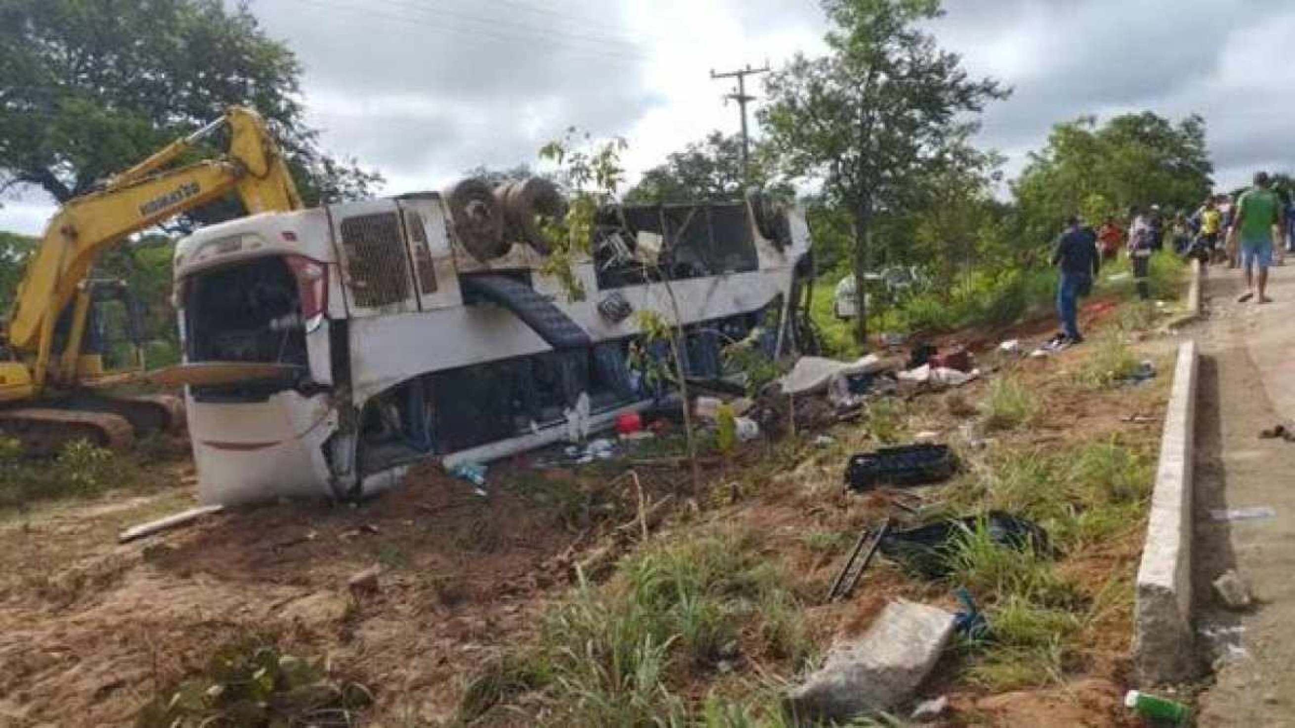 Sete pessoas morrem e 19 ficam feridas em acidente de ônibus no Piauí