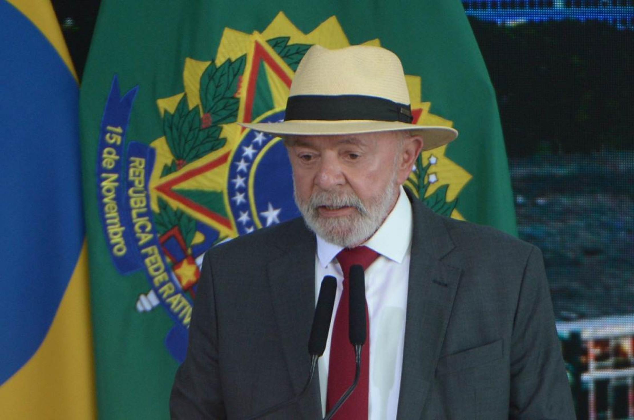 Lula diz que fará reunião sobre Meta e pede respeito à soberania do Brasil