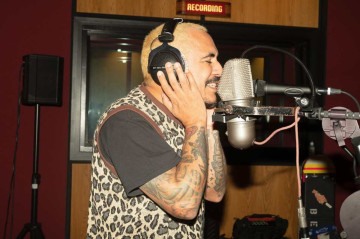 Marcelo D2 reúne 10 hits da sua carreira no álbum 