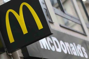 Mc Donald's foi acusado por não proteger funcionários de assédio sexual em suas lojas -  (crédito: AFP)