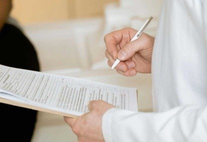 A nova etapa integra receitas eletrônicas em uma plataforma nacional com numeração única para rastrear a emissão e o uso das prescrições. -  (crédito: MART PRODUCTION/Pexels) -A nova etapa integra receitas eletrônicas em uma plataforma nacional com numeração única para rastrear a emissão e o uso das prescrições. -  (crédito: MART PRODUCTION/Pexels)