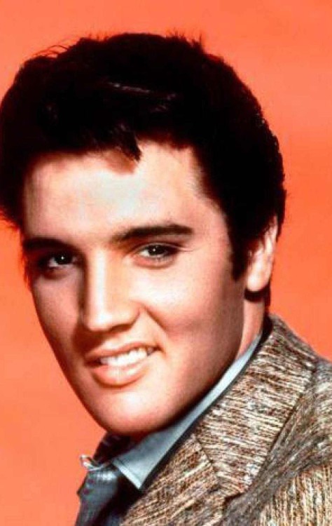 Elvis Presely cresceu num ambiente humilde -  (crédito: Getty Images)