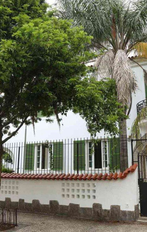 Fachada da casa na Urca, no Rio de Janeiro, que serviu de locação para o filme 'Ainda estou aqui', de Walter Salles -  (crédito: Tomaz Silva/Agência Brasil)