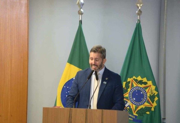 Ed Alves/CB/D.A. Press