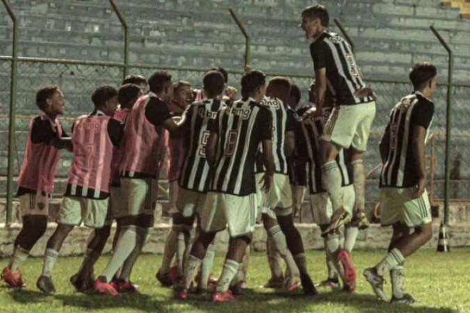 Comemoração do gol do Galo na vitória sobre o Nova Iguaçu - (crédito: Foto: Divulgação / CAM) Comemoração do gol do Galo na vitória sobre o Nova Iguaçu - (crédito: Foto: Divulgação / CAM)
