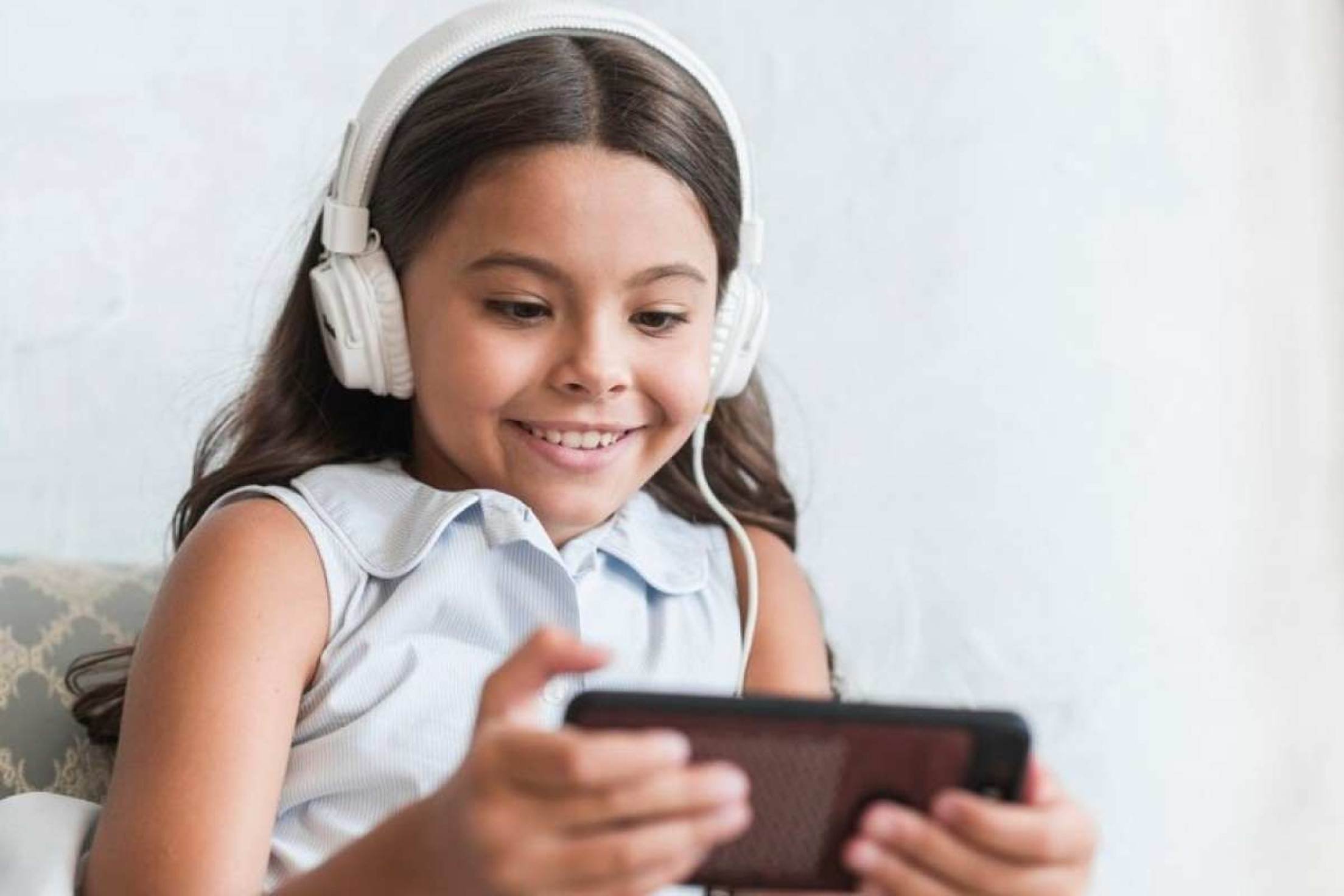 75% das crianças e adolescentes brasileiros têm perfis em redes sociais