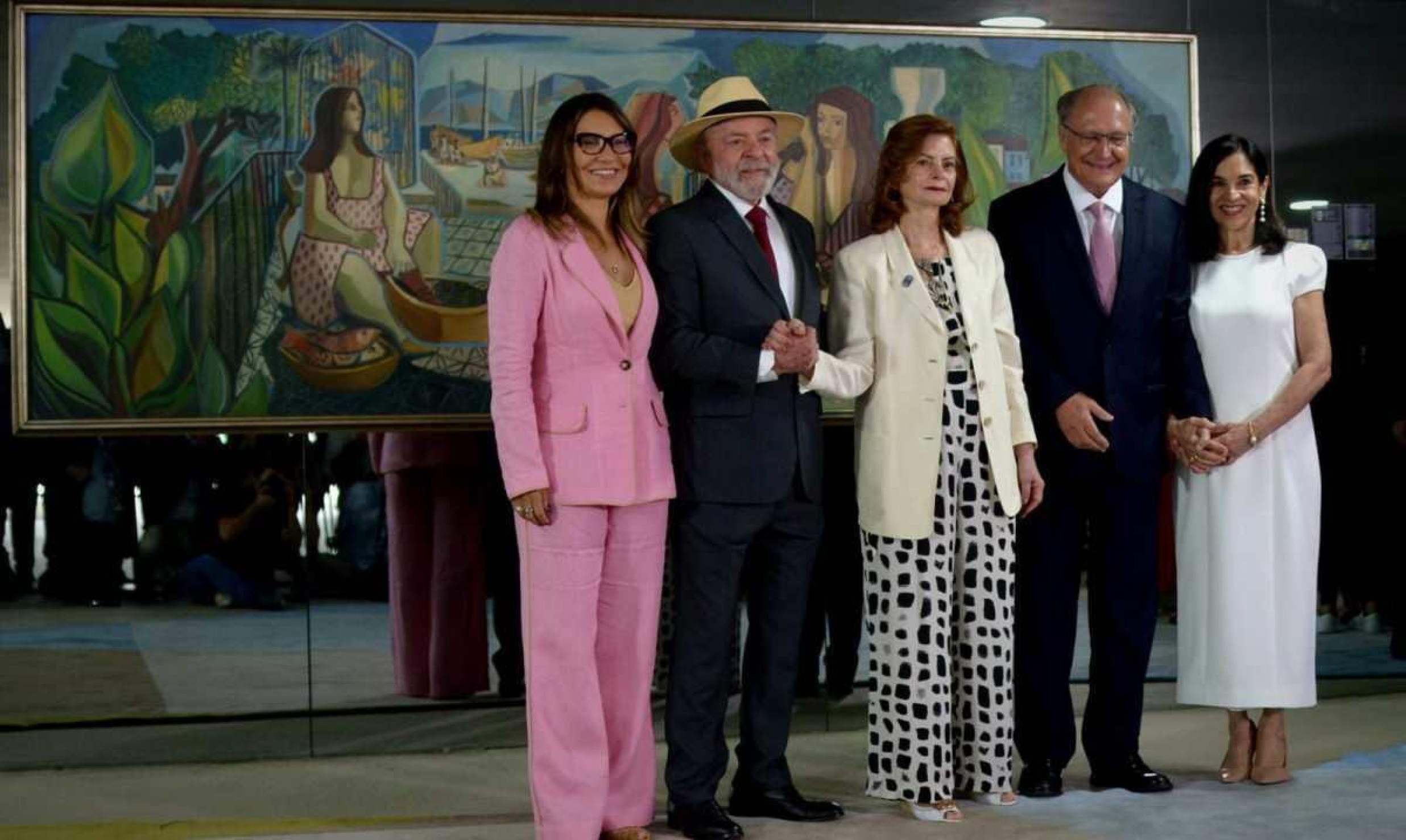 8 de janeiro: Lula reinaugura quadro de Di Cavalcanti junto a filha de pintor