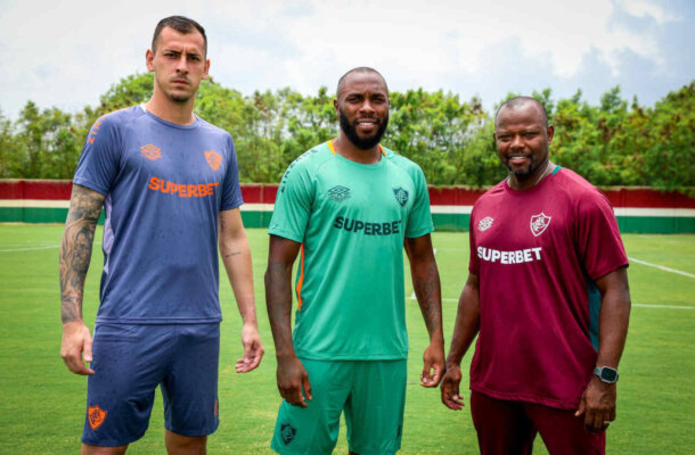Fluminense apresenta novos uniformes de treino para a temporada 2025