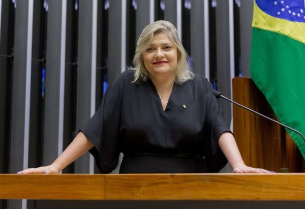 Carolina Mendonça