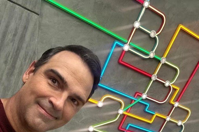TADEU SCHMIDT É O APRESENTADOR DA VIGÉSIMA QUINTA TEMPORADA DO BIG BROTHER - (crédito: Reprodução/Instagram) TADEU SCHMIDT É O APRESENTADOR DA VIGÉSIMA QUINTA TEMPORADA DO BIG BROTHER - (crédito: Reprodução/Instagram)