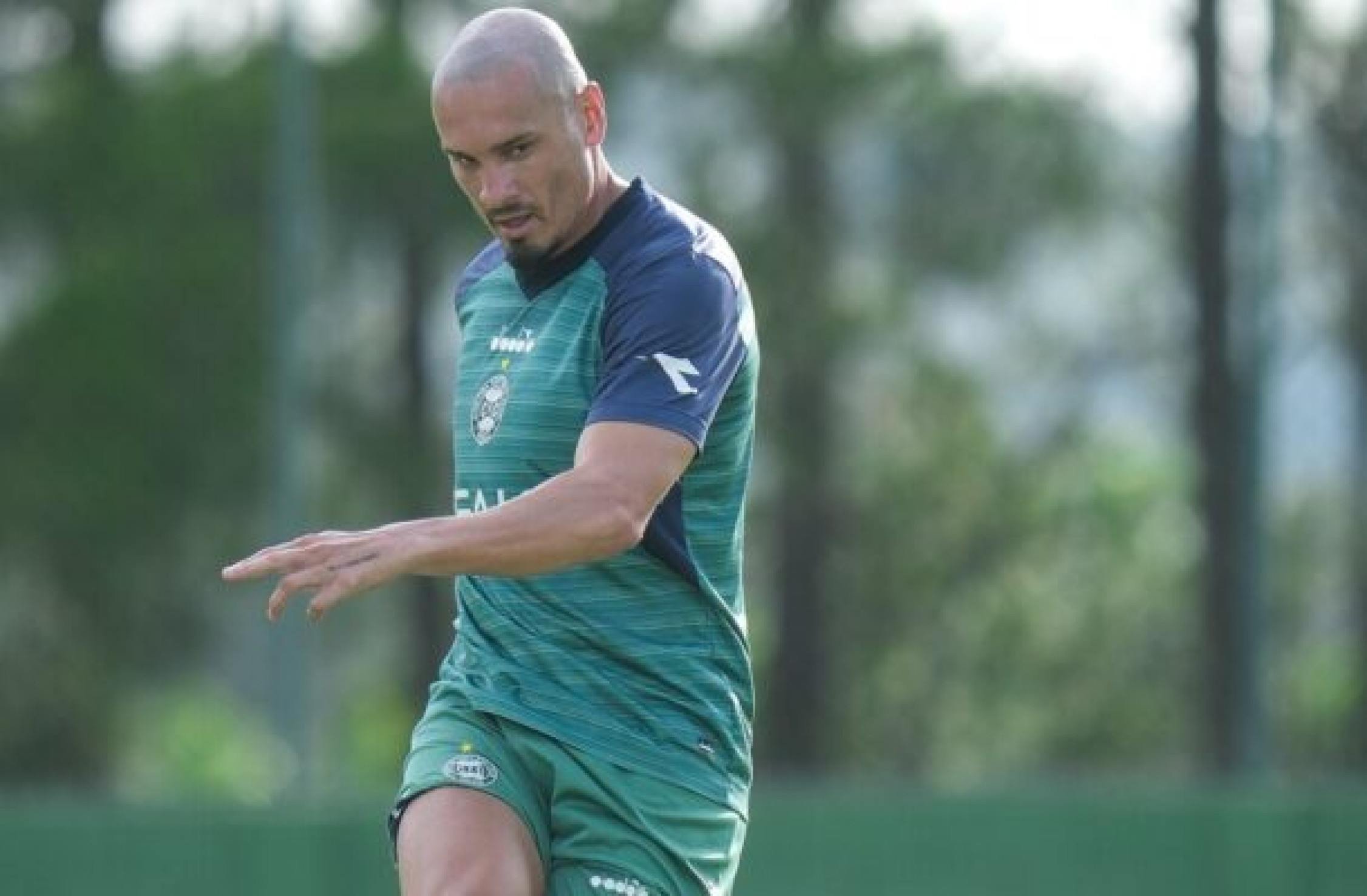 Ex-Vasco, Maicon é anunciado pelo Coritiba