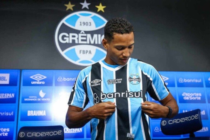 João Lucas vestirá a camisa 2 do clube - (crédito: Foto: Lucas Uebel/Grêmio FBPA) João Lucas vestirá a camisa 2 do clube - (crédito: Foto: Lucas Uebel/Grêmio FBPA)