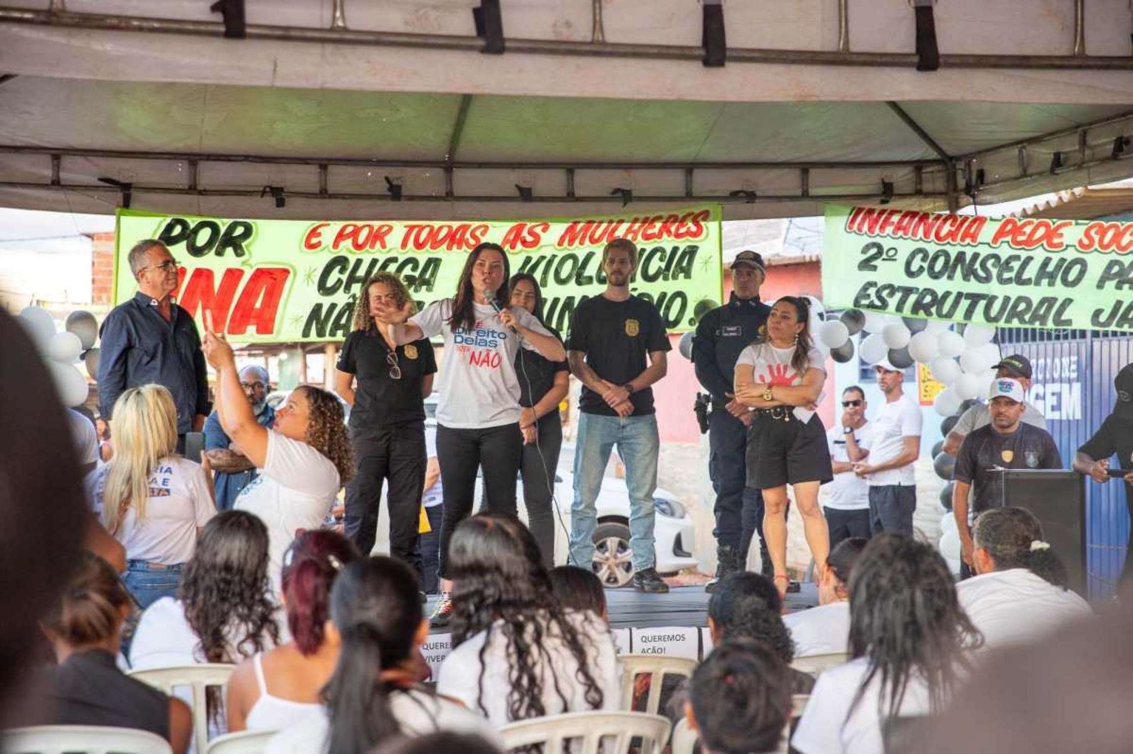  Manifesta....o contra o feminic..dio em Santa Luzia, na Estrutural     