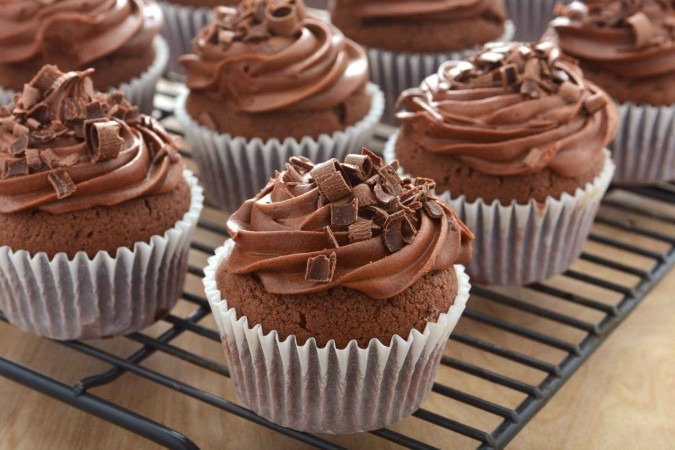 Cupcake de chocolate (Imagem: ABBYDOG | Shutterstock) - (crédito: Edicase) Cupcake de chocolate (Imagem: ABBYDOG | Shutterstock) - (crédito: Edicase)