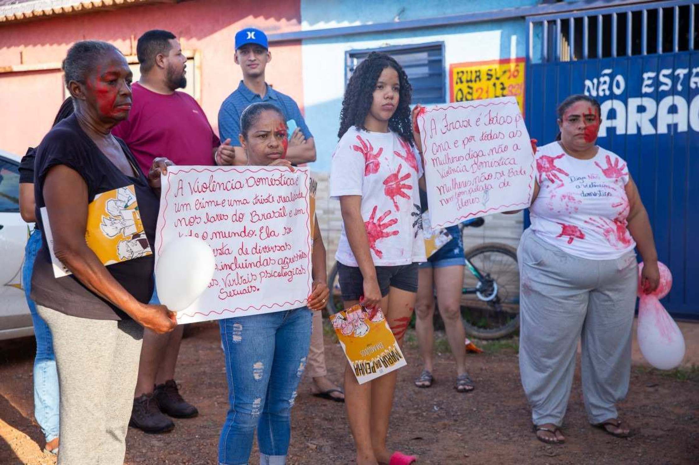  Manifesta....o contra o feminic..dio em Santa Luzia, na Estrutural     