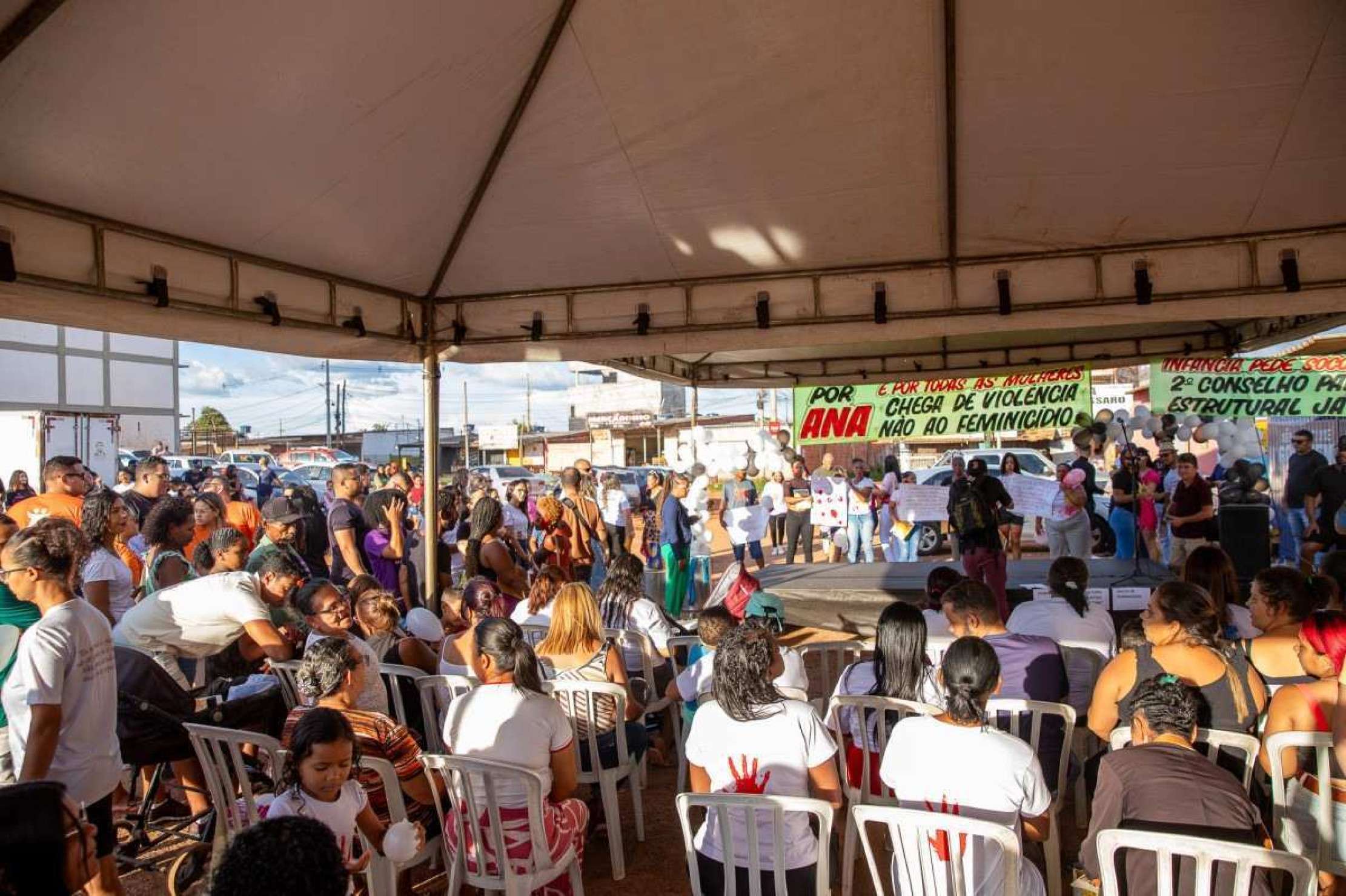  Manifesta....o contra o feminic..dio em Santa Luzia, na Estrutural     