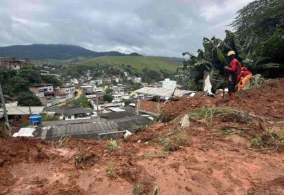 Chuva matou dez pessoas em Ipatinga, na madrugada desse domingo (12/1)
 -  (crédito: CBMMG)