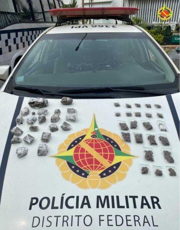 Polícia realiza apreensão de drogas em operação em Samambaia - (crédito: PMDF) Polícia realiza apreensão de drogas em operação em Samambaia - (crédito: PMDF)