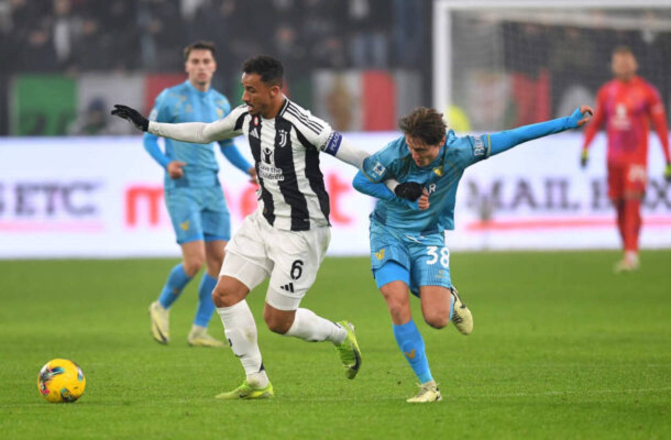Perto de rescindir com a Juventus, Danilo está entre Napoli e Flamengo