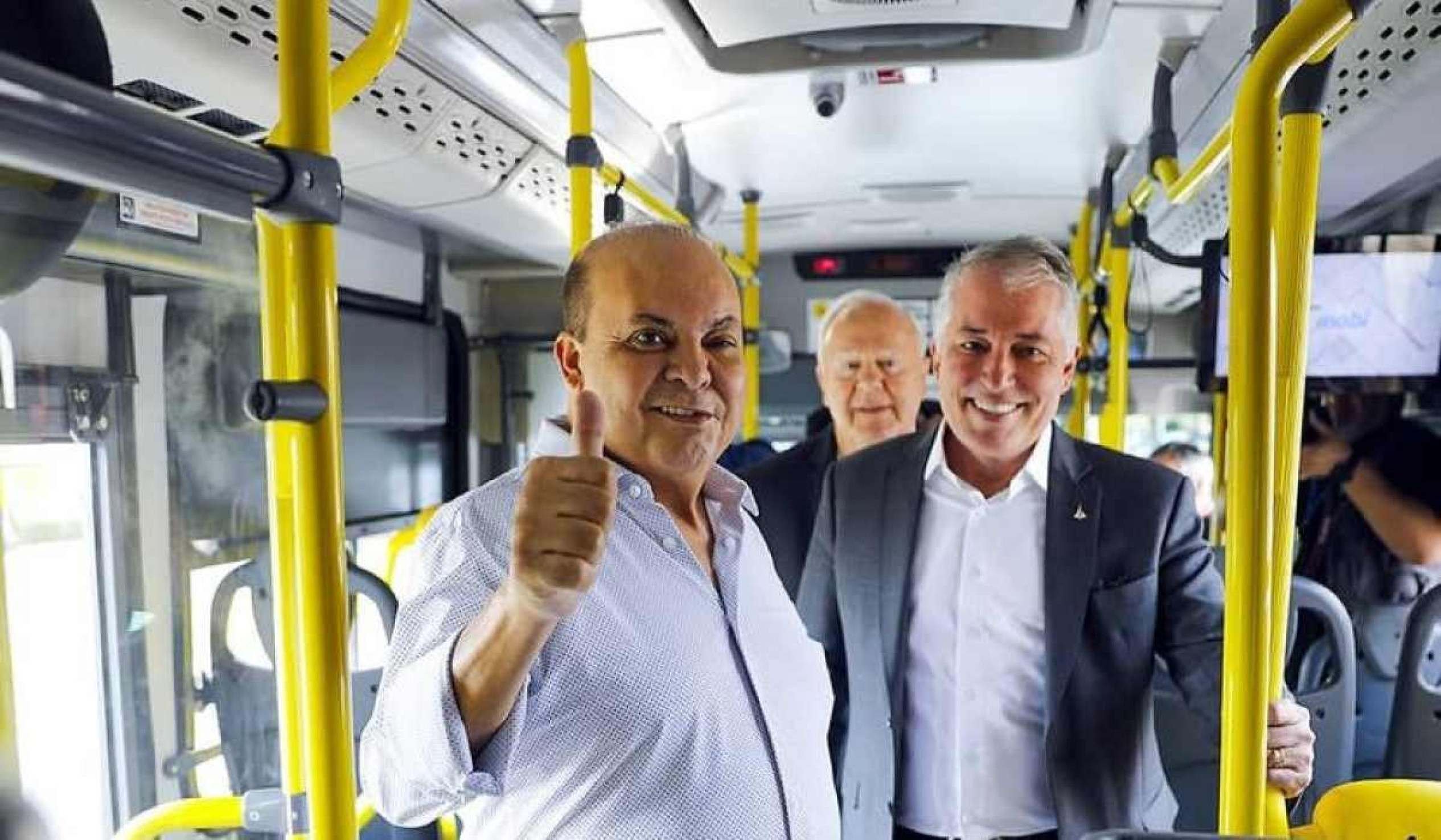 Passagens de ônibus terão preços congelados até 2026