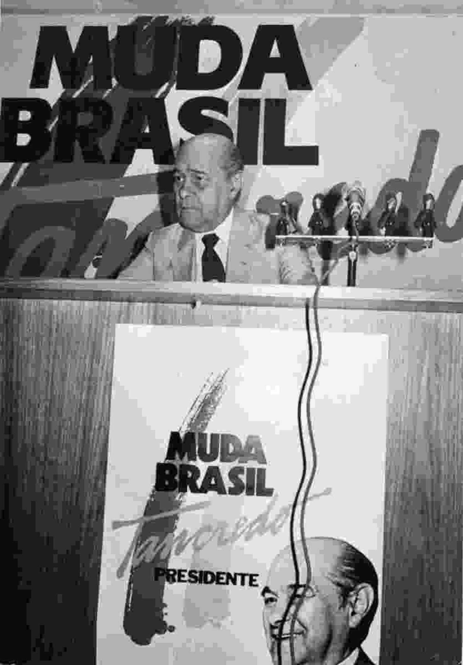 1985. Credito: Luiz Marques/CB/D.A Press. Brasil. Brasilia - DF. Coletiva do Presidente Tancredo Neves durante coletiva sobre o programa Muda Brasil.  Pasta - NEVES, Tancredo. Publ. CB, 16/01/1986. Esp., p. 05;