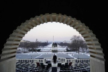 Ensaio da cerimônia de posse de Trump ocorreu no último domingo, no Capítólio: republicano assumirá o poder na segunda-feira       -  (crédito: Kent Nishimura/AFP)